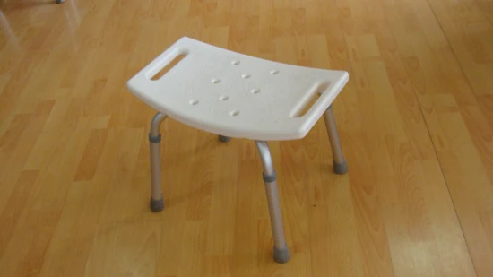 Klappbarer, verstellbarer, behindertengerechter Badezimmer-Automatik-Stuhl für ältere Menschen, physische Ausrüstung, faltbarer, rutschfester Aluminium-Duschstuhl für ältere Menschen